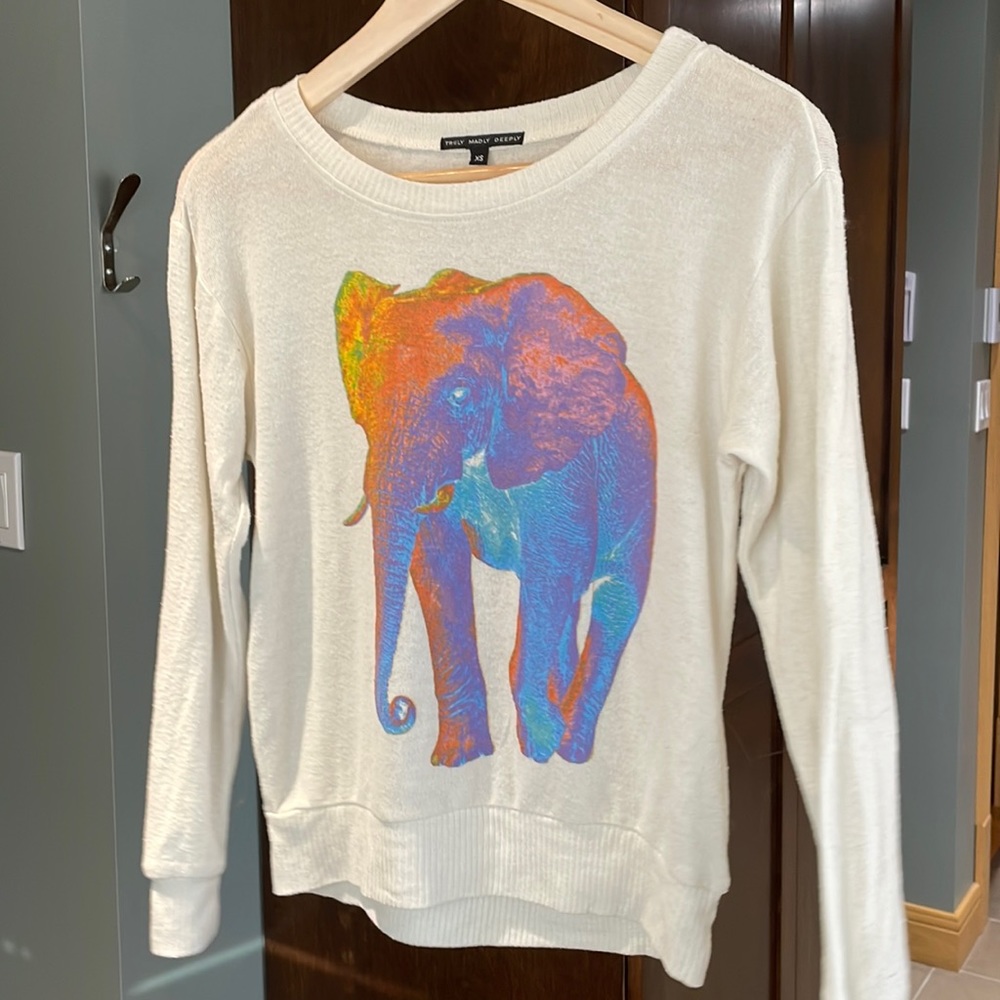 ELEPHANT SWEATSHIRT